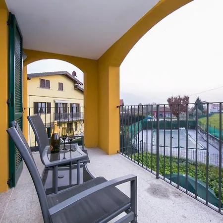 Sleeps 5 Pool Gravedona