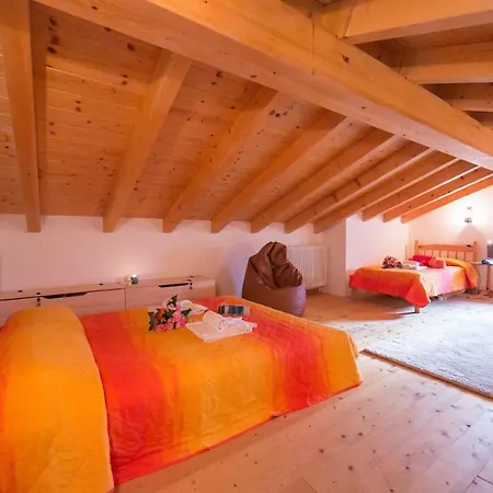 Sleeps 5 Pool Gravedona