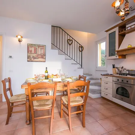 Sleeps 5 Pool Tatil Evi *